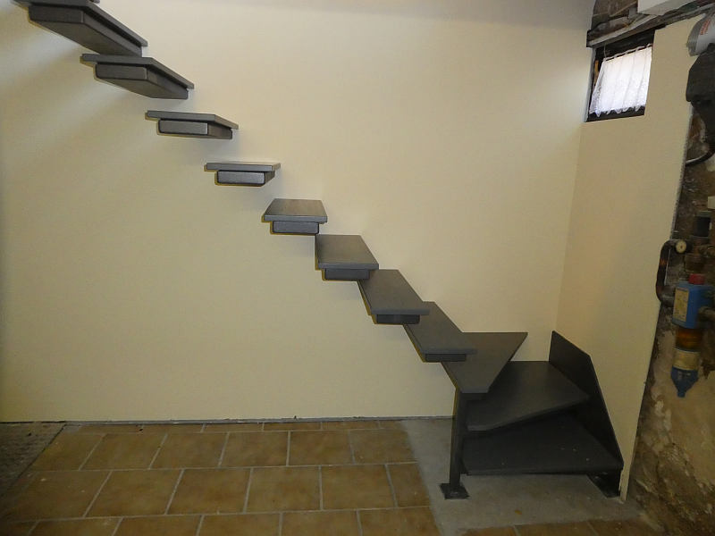 6833851ad3d78