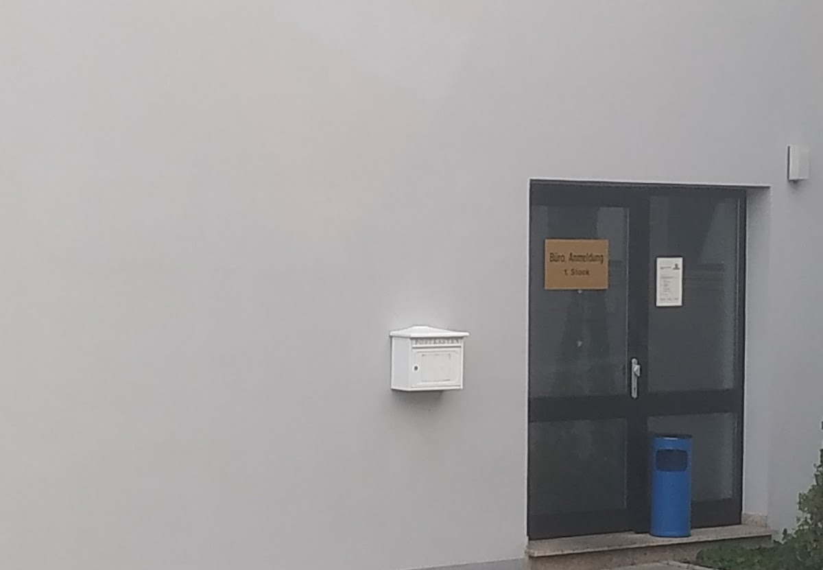 683392533047f