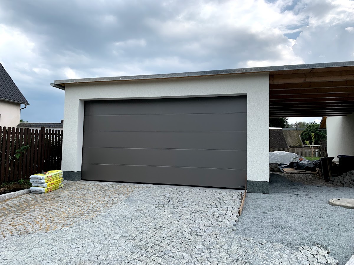 6833989f0a32e