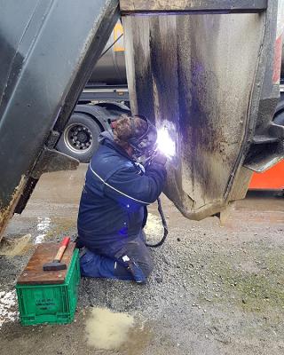 Stahl- und Edelstahldesign Uridil