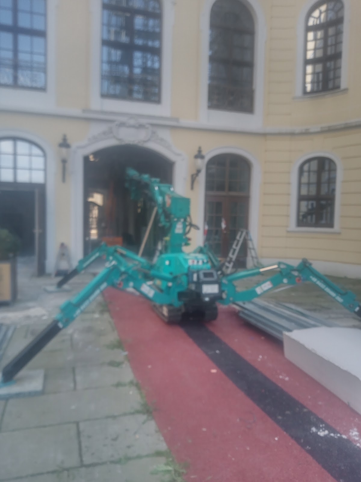 6833a164956a1