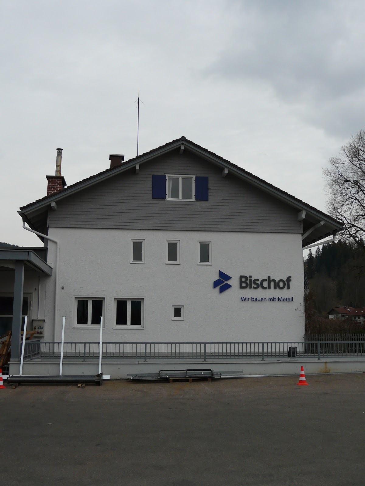 6833a33744716
