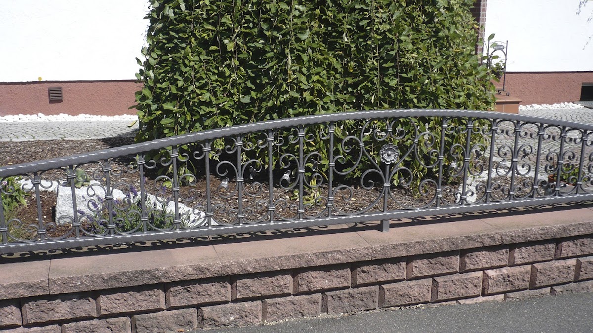 6833ac8f4983d