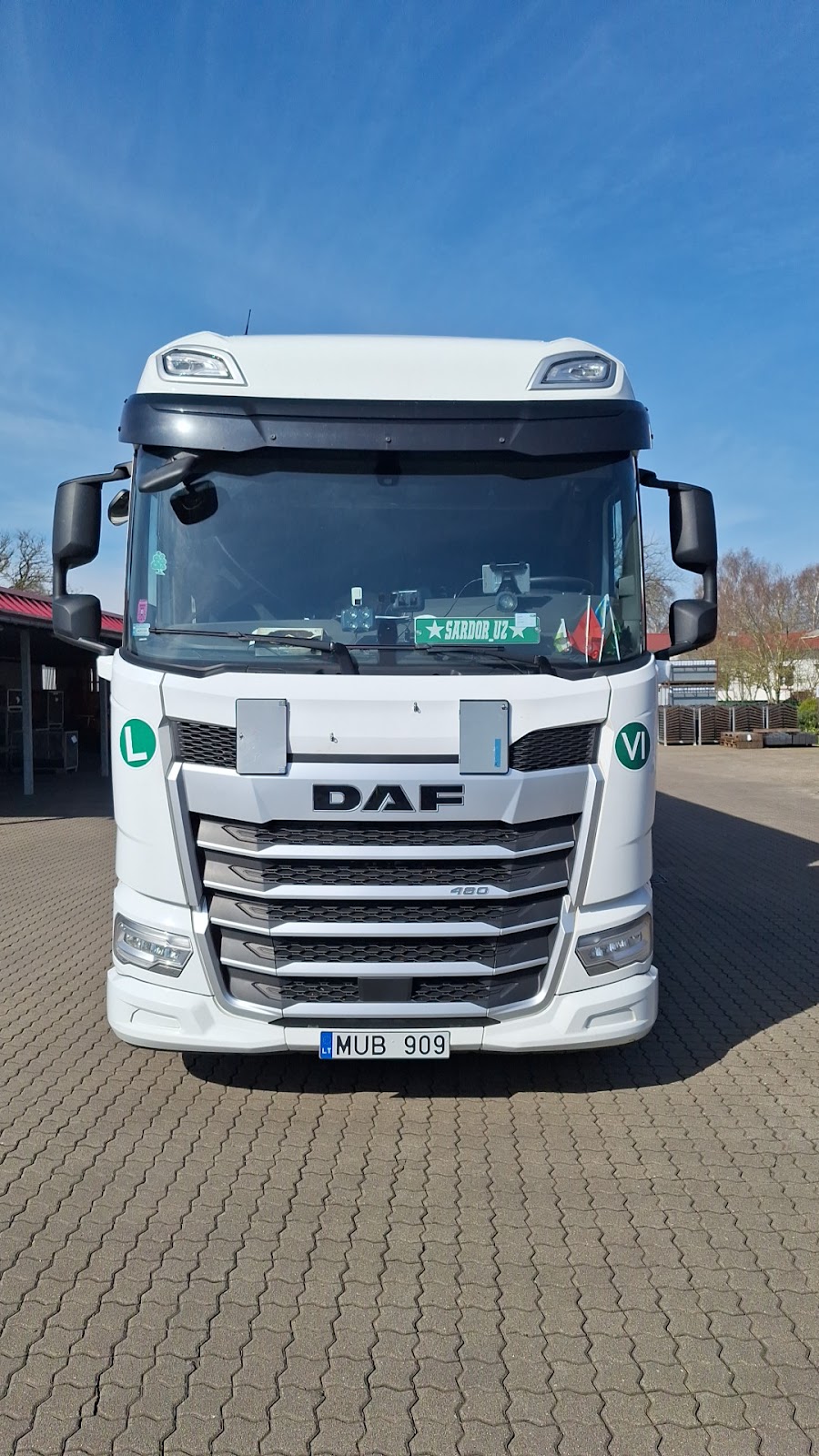 6833adf0dec6b