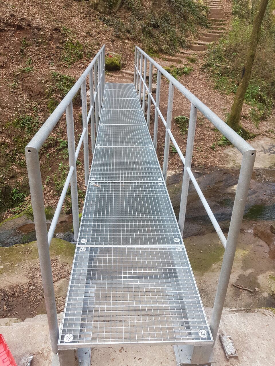 6833cc4295658