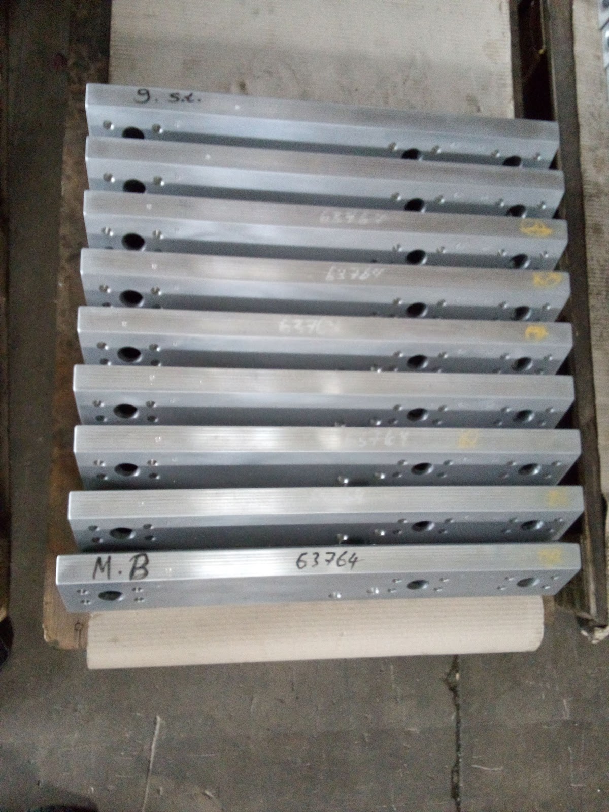 6833cd75a91d2