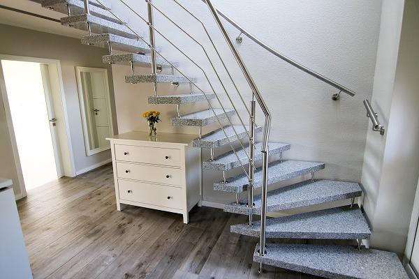 MKS BAUELEMENTE Ihr Spezialist für Treppen, Treppen- und Balkongeländer, Zäune und Tore